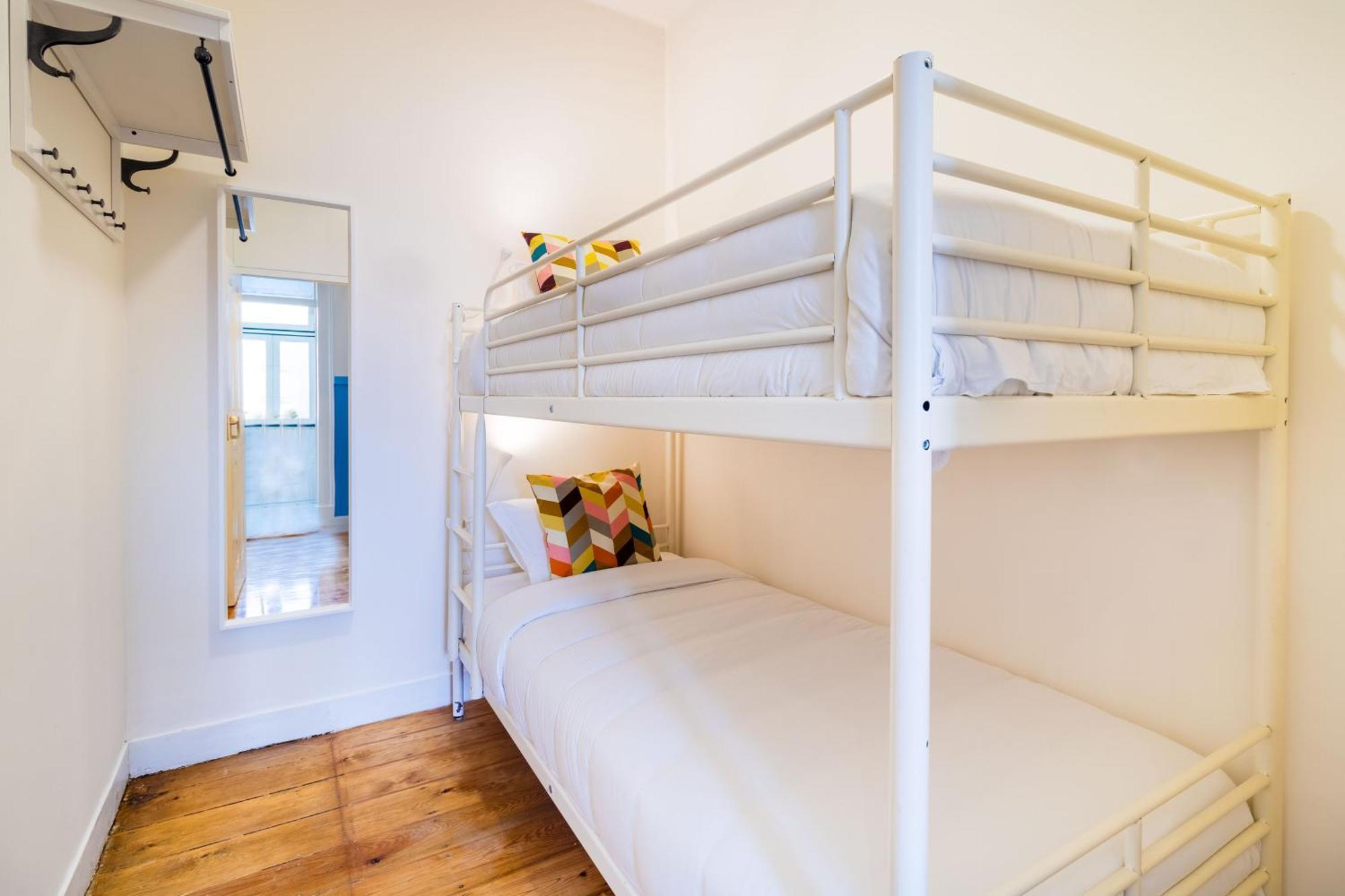 Inglaterra By Central Hill Apartments Lisbon Room photo
